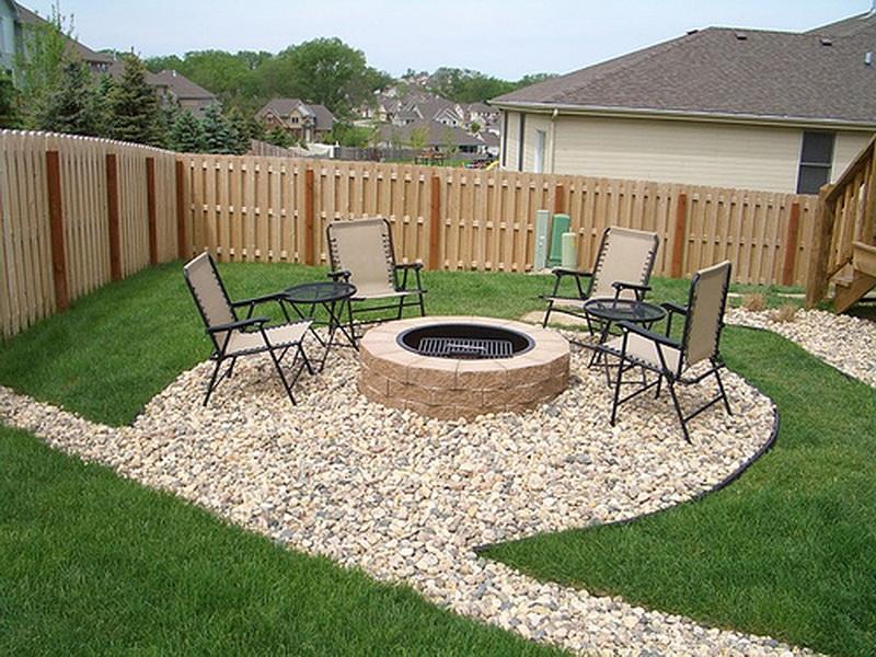 Backyard Landscaping Ideas in Tropical and Desert Themes