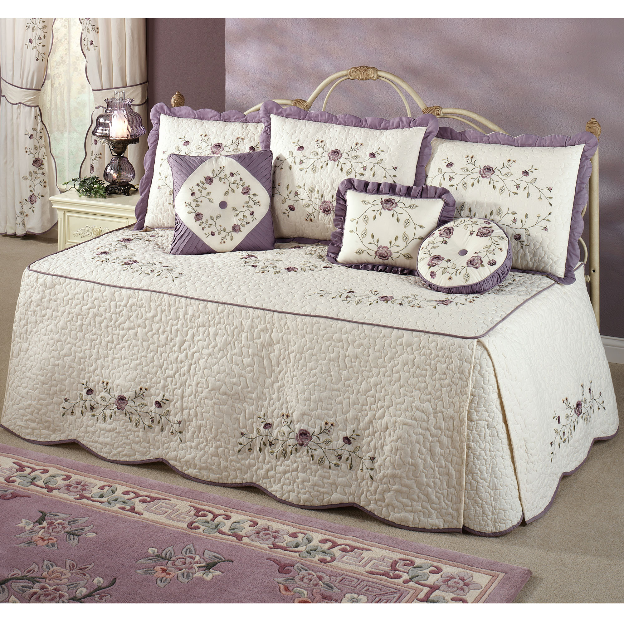 Daybed Bedding Set: Intrigue Chenille Flounce
