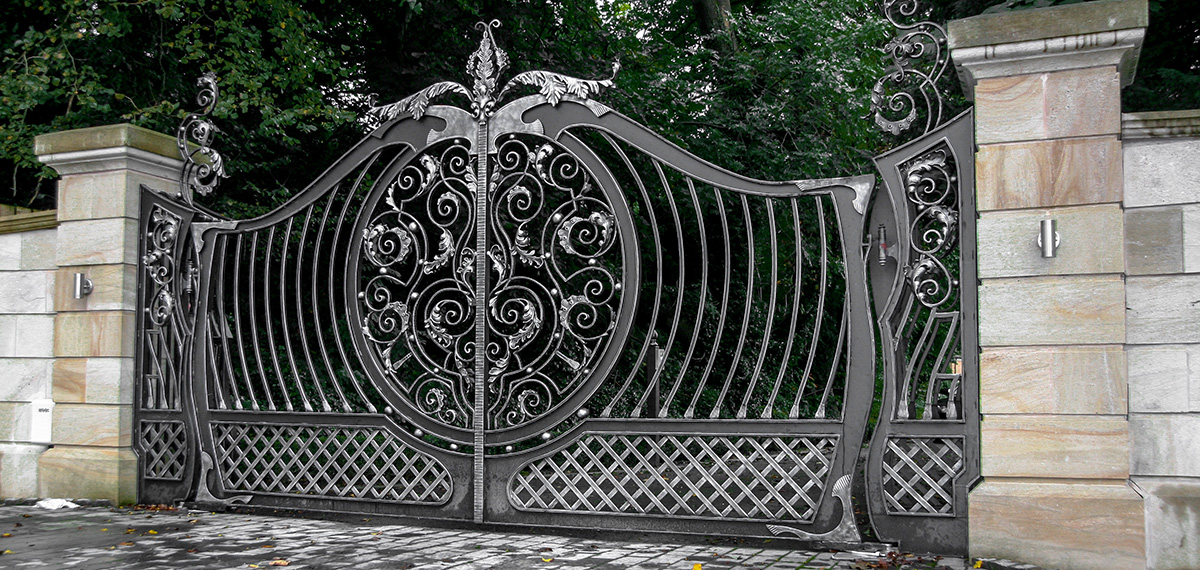 Wrought Iron Gates with Wonderful Designs You Like