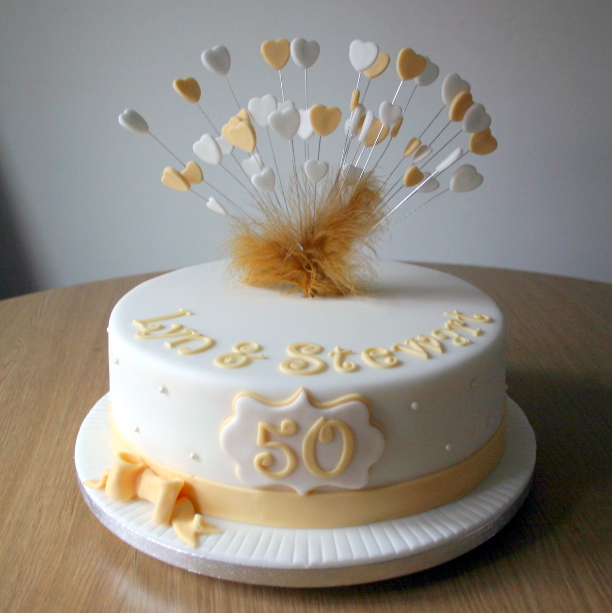  50th  Anniversary  Cakes  That Are So Adorable for Your 