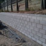 : cinder block retaining wall